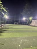 Stadion bor bron qisela boladi shtab 109-maktab maydon yaxshi va yorug