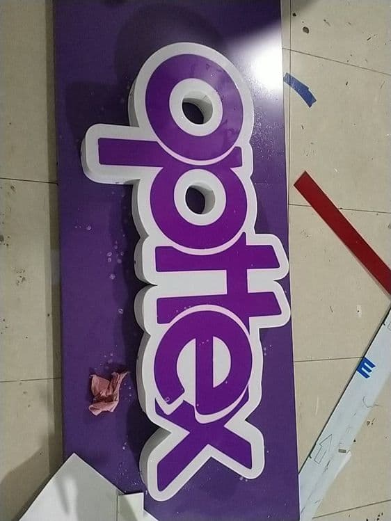 Reklama xizmati bőrtma harfla baner araqal tashqi va ichki reklama — 4