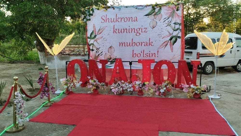 Onajon Tue tadbir uchun sahna va darvoza bezaklari — 3