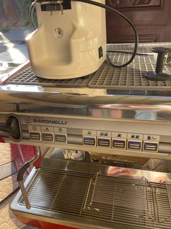 Сдается в аренду Кофемашина SIMONELLI — 6