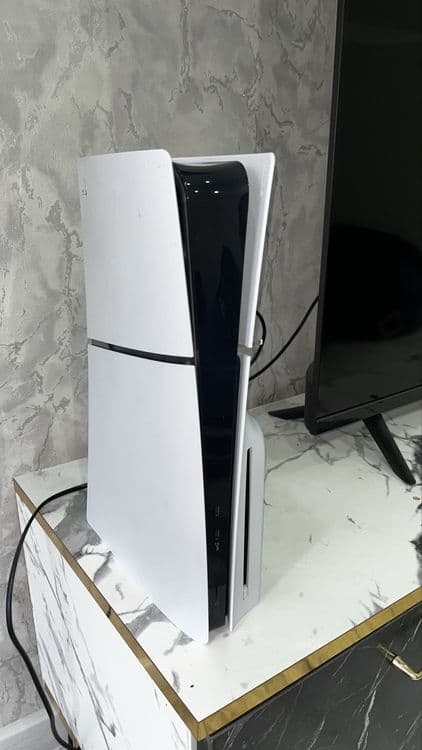 Аренда PlayStation 5 Slim + PS Plus Deluxe + EA Play (500+ игр) — 1