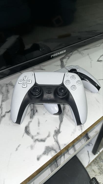 Аренда PlayStation 5 Slim + PS Plus Deluxe + EA Play (500+ игр) — 2