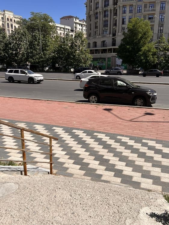 Сдается в аренду маникюрный столь 250y.e — 2