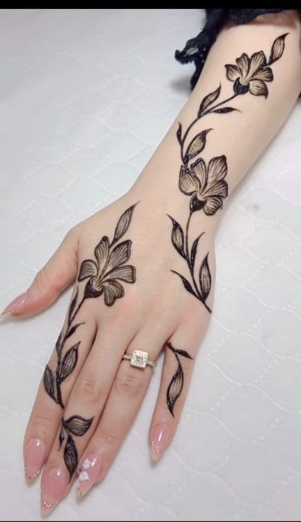 Xina chizish 40.000 , tirnoqqa xina manikyur ,100.000 — 7