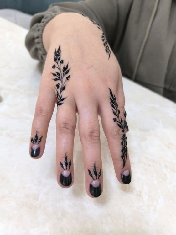 Xina chizish 40.000 , tirnoqqa xina manikyur ,100.000 — 8