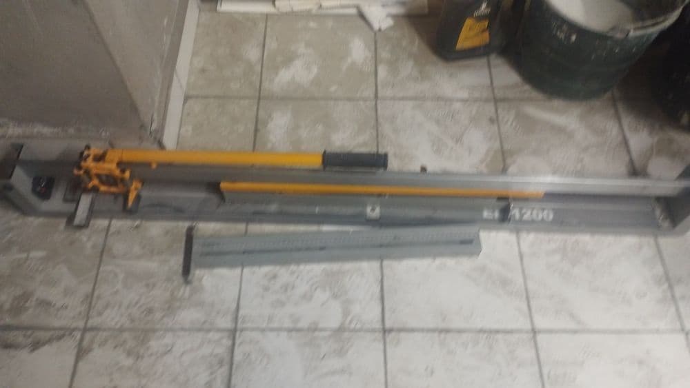 Плиткарез сотилади срочна енги 1200см — 2
