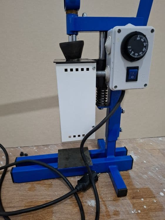 Ruchnoy plastmassa qòyadigan apparat sotiladi — 1