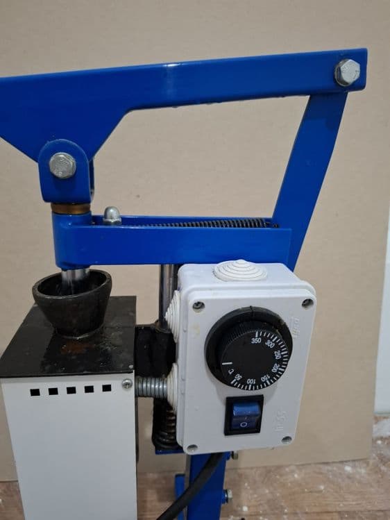 Ruchnoy plastmassa qòyadigan apparat sotiladi — 2