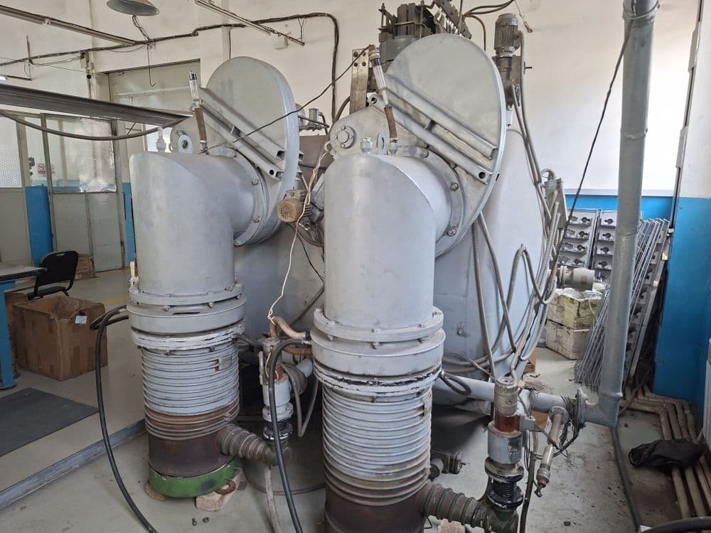 Продаётся Вакуумная установка УВМ-15А — 2