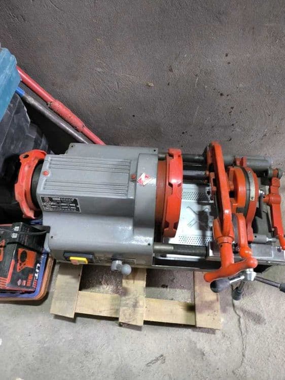 Kомпактный pезьбонарезной станoк Z3T-R3 для труб диaметром 1/2"-2". — 4