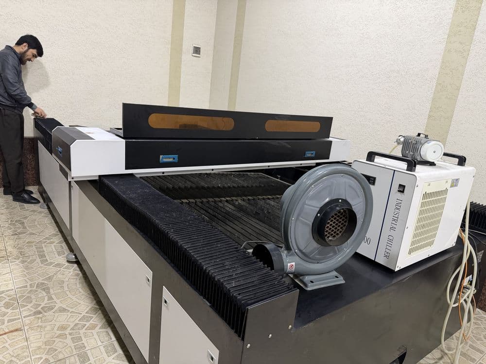 Laser 1 galofka, 1500x3000 ulcham 180 wat, — 2