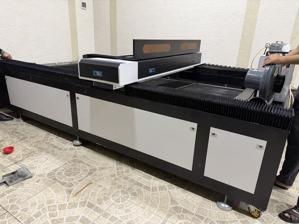 Laser 1 galofka, 1500x3000 ulcham 180 wat, — 3