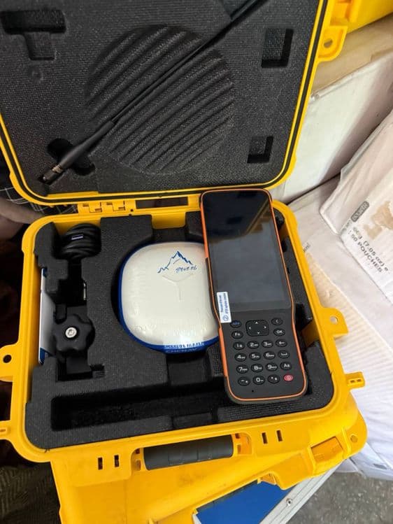 GNSS ROVER  2 та бор — 4