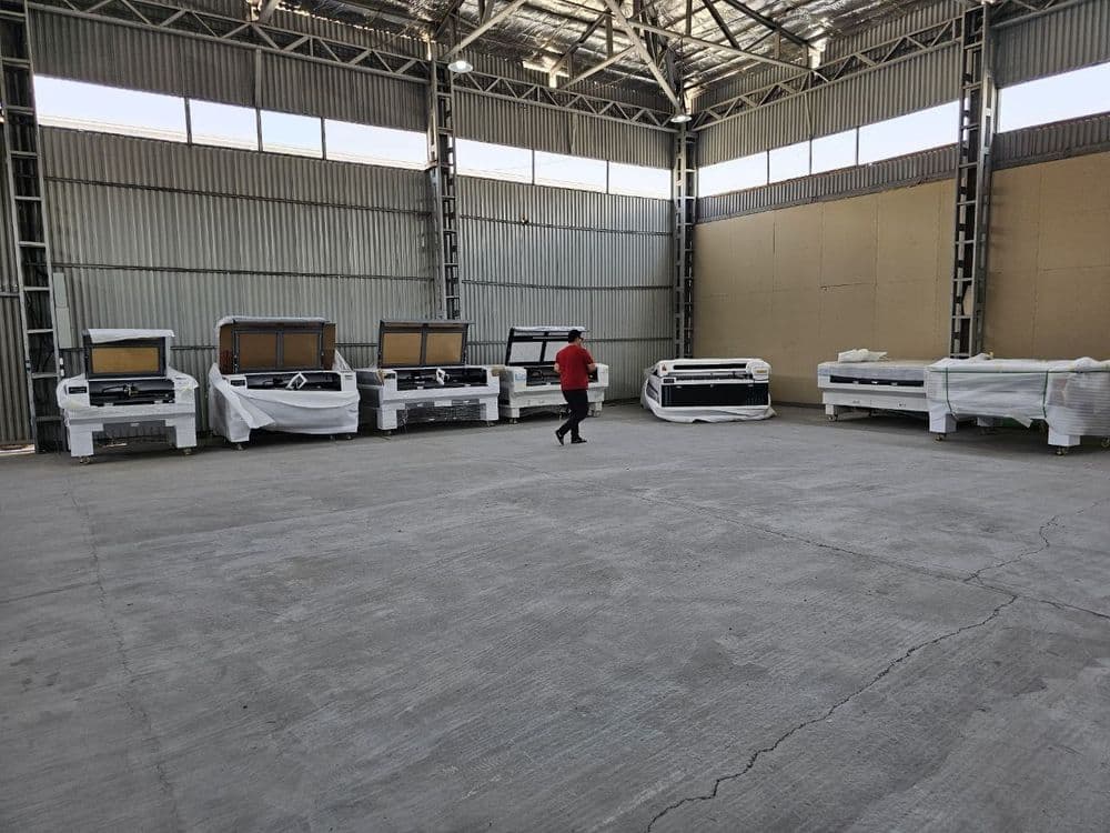 Лазирный станок Guangzhou   1810T — 3