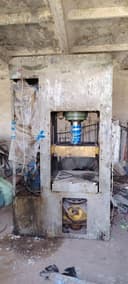 Гидравлический пресс. СССР 100 тонналик.