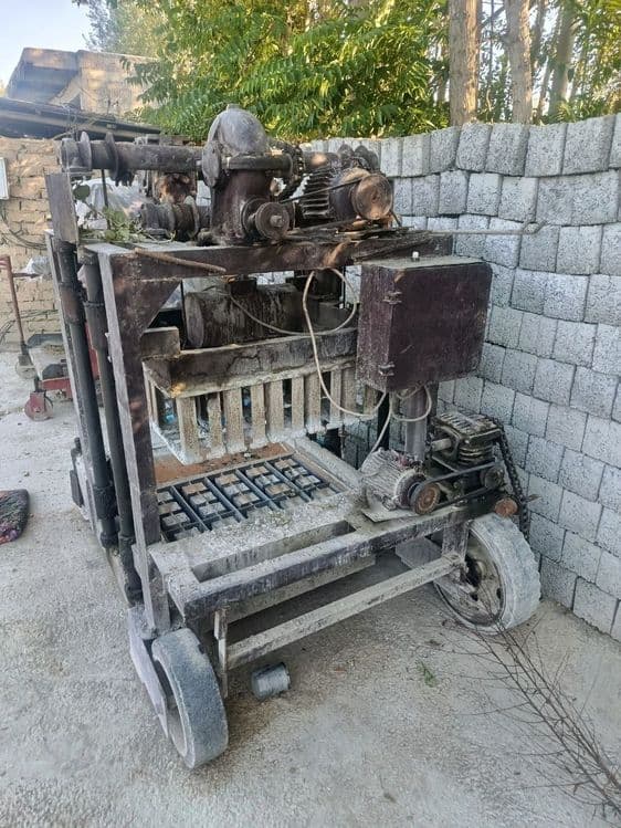 Shlakablok apparat sotiladi. — 2