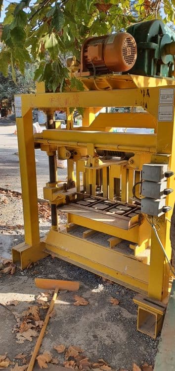 Шлакаблок апарат сотилади янги ишламагаг 17×35 колипи — 2