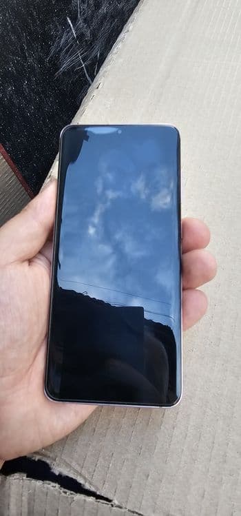 Samsung S20 8/128 — 3