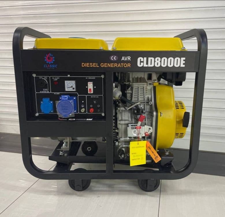 Дизельный Генератор 

Модель CLD 8000 E
Мощность 6.5 киловатт 
Напряже — 1