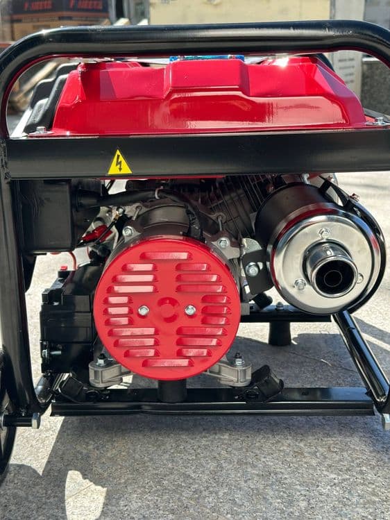 Generator FUJEETA 4,5kva — 5