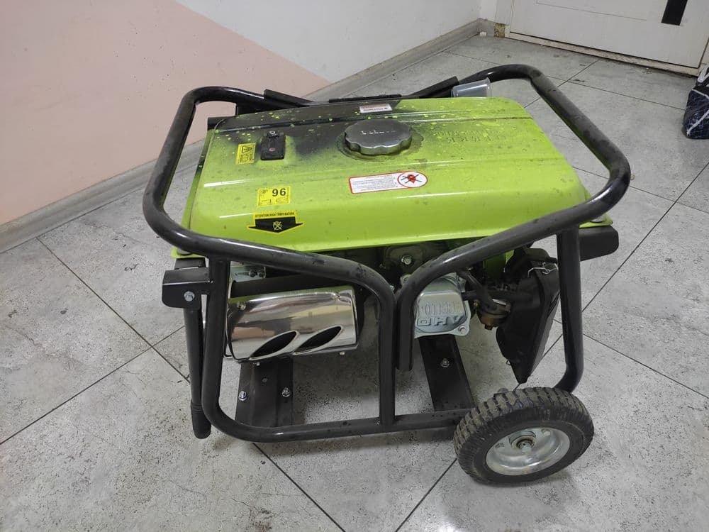 Benzin generator sotiladi / Generator бензиновый POTERE — 2