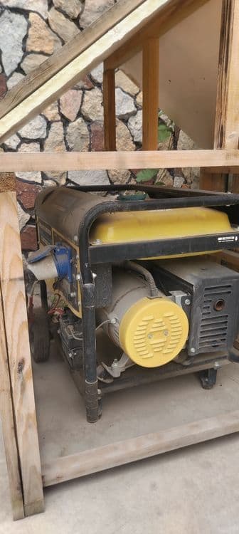 ГЕНЕРАТОР БЕНЗИНОВЫЙ 220В С Щитом АВР. 10КВ. Срочно продам. — 1
