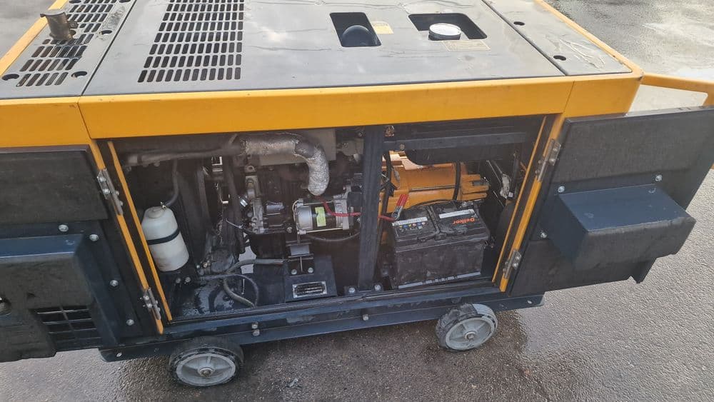 KIPOR generator  KDE 19STA — 5