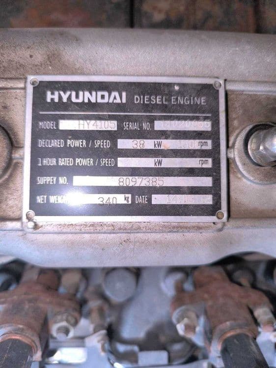 HYUNDAI Дизельный генератор 40 б/у — 7