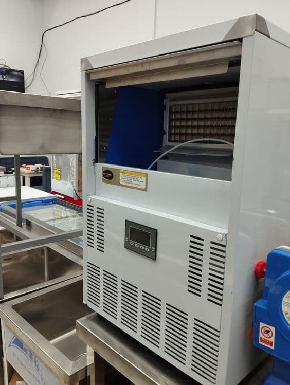 ЛЁД Muz aparat лёдгенератор 1 qul optim narxlarda ice maker, Qor yogʻo — 4