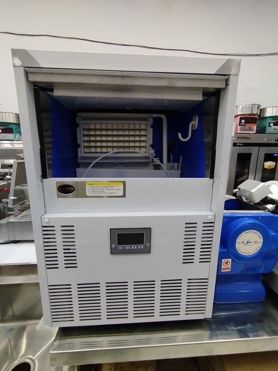 ЛЁД Muz aparat лёдгенератор 1 qul optim narxlarda ice maker, Qor yogʻo — 7
