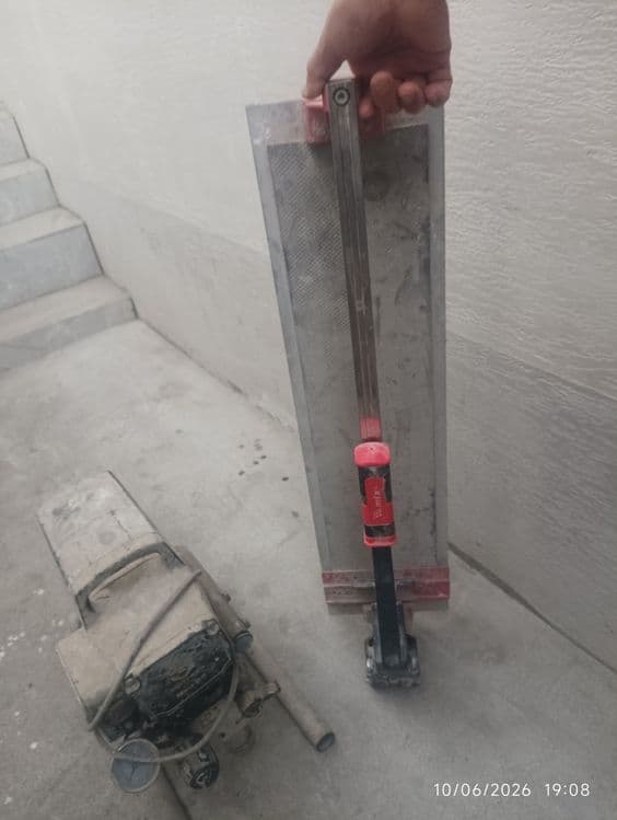 Compressor va kafel kesgich — 1