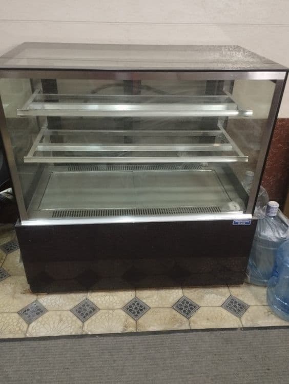 Продается витринный холодильник — 4
