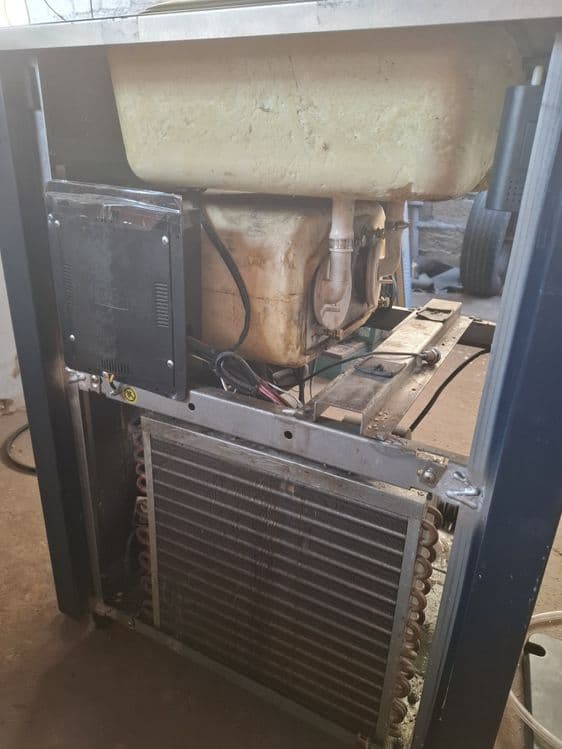Продается фризер для мороженого Hurakan 220 v — 2