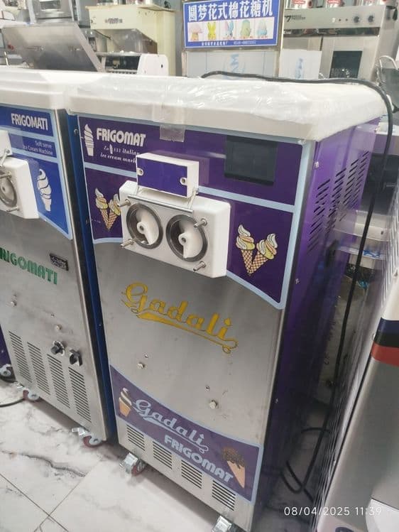 Freezer marojni apparati muz qaymoq  apparati avtomatik Professional U — 1