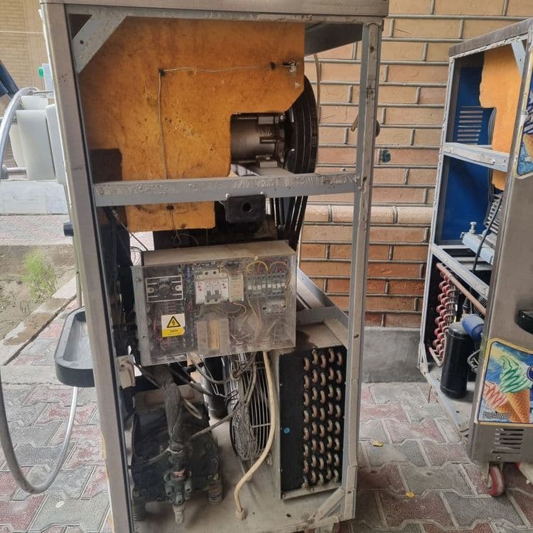 Muzqaymoq Aparat Frezr — 2