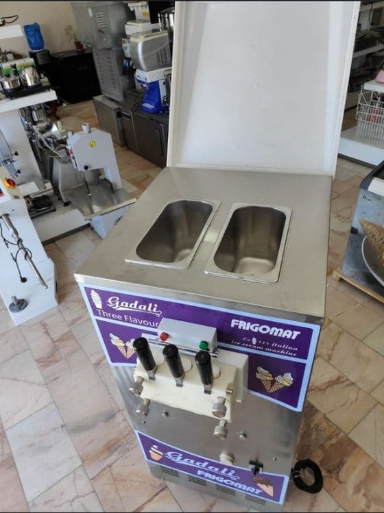 Muzqaymoq aparat,freezer,frizer,freezer,morojni, frigomatic,frigomat — 2