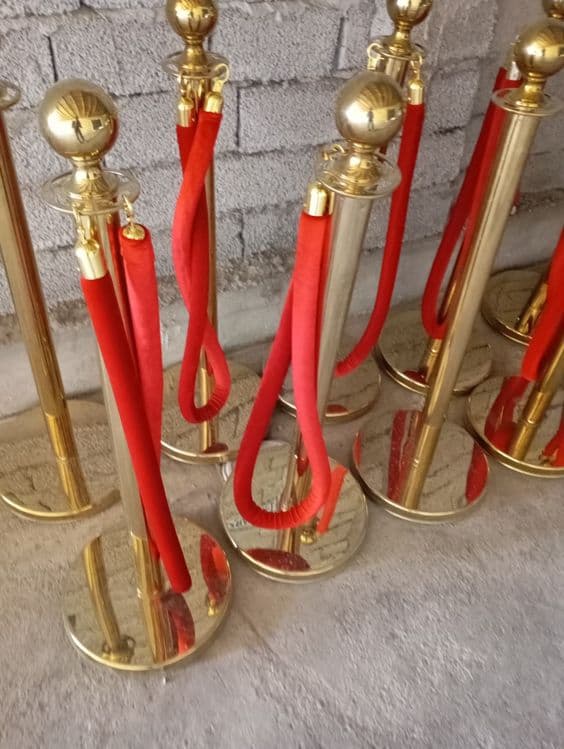 Стойка президентский sotiladi stoyka 140000 mindan — 2
