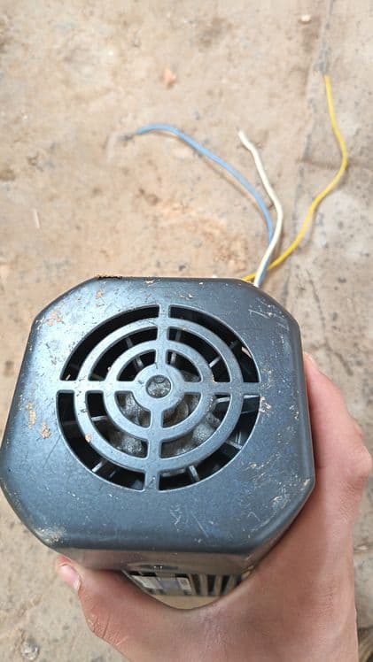 MAILI
Quvvat: 250W
Kuchlanish: 220V
Chastota: — 4