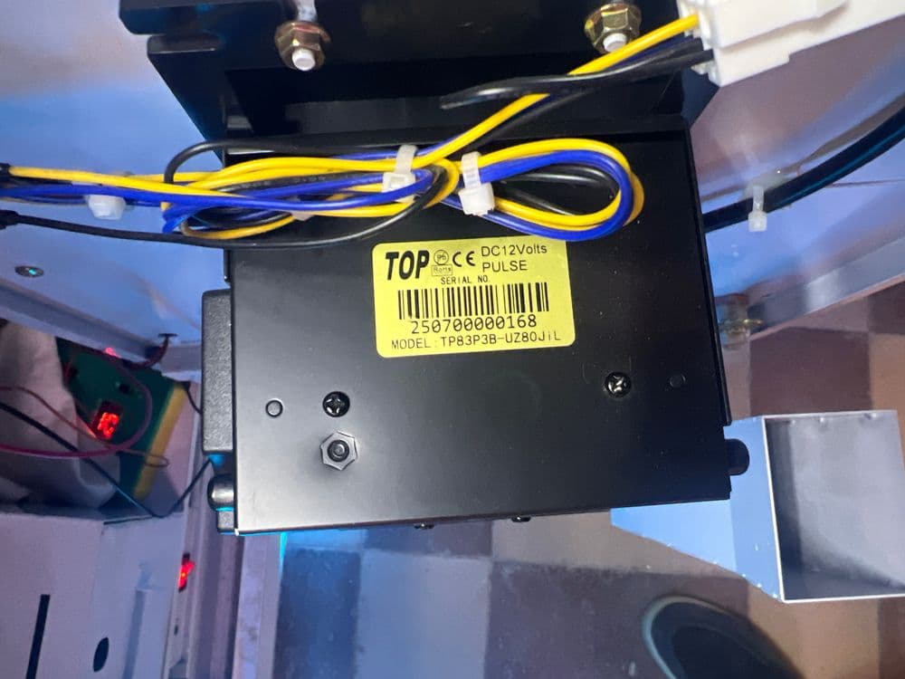 Продам б/у купюроприемник модель TP83 2  шт. В рабочем состоянии — 2
