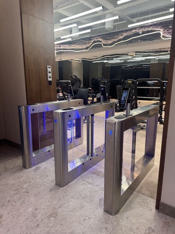 Установка турникетов с терминалами распознавания лиц Face id — 1