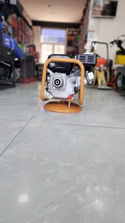 Benzinli Beton vibrator.  Бетон зичлагич — 2
