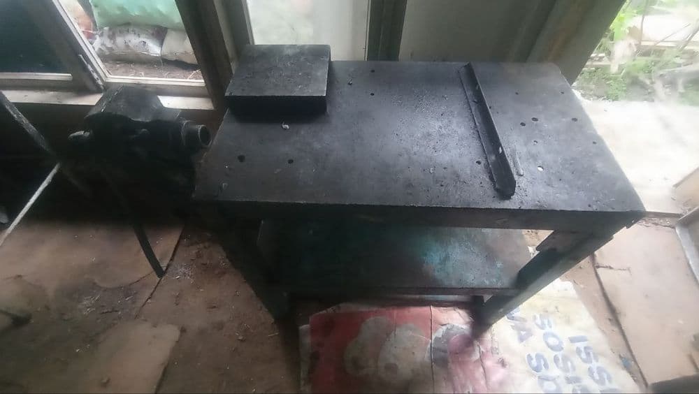 Верстак слесарный для работы — 2