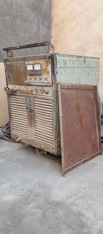 Сварочный аппарат
ВДУ-506 завод
Состояние хорошая
2- постовой
Гара — 1