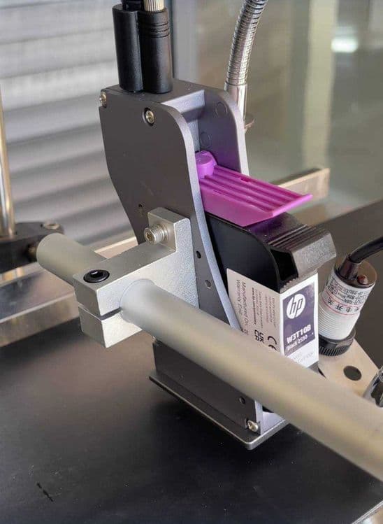 Konveyerli Inkjet Sana, QR kod, Bar kod, Logo bosish uskunasi — 3