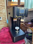 Автоматическая машина для закручивания крышек на банках