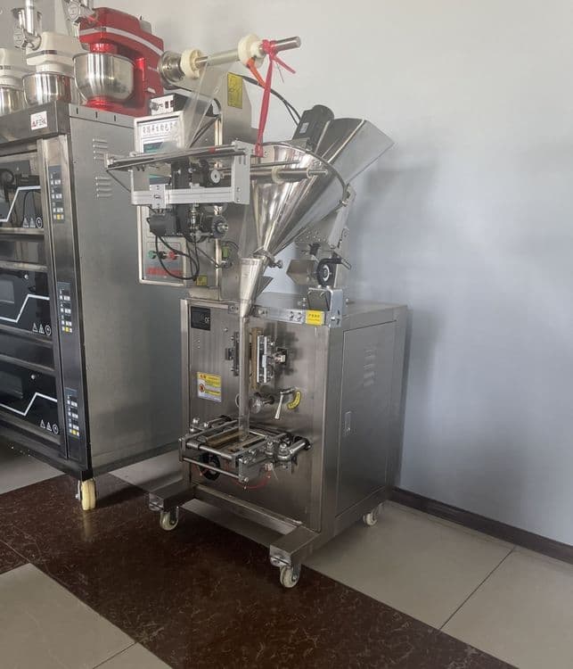 Vertikal avtomat qadoqlash uskunasi 100gr Kukunli maxsulotlar choy kof — 1