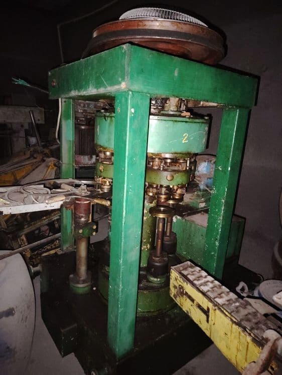 1 litrlik bonka Krishna yopadigan aparat — 2