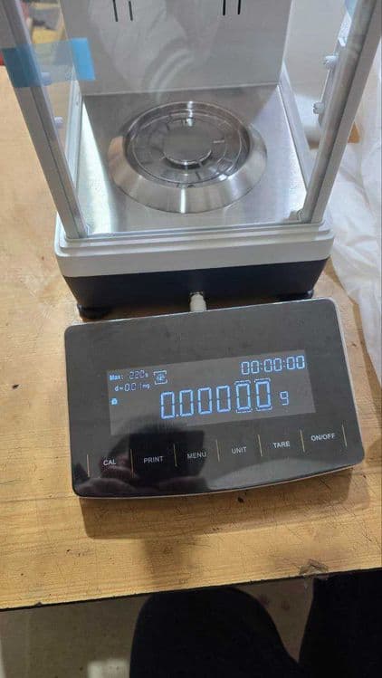 Компаратор веса d=0.00001g (0.01mg/220g) — 1