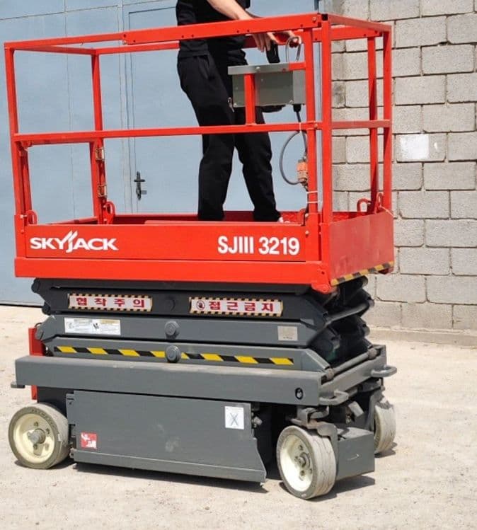 Подъемник Skyjack SJIII 3219 | Электрический | Высота 6 м — 2