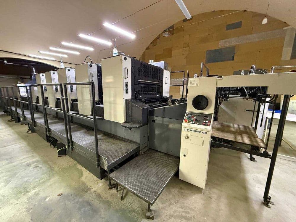 Продается Марка: Komori A1, UV — 4